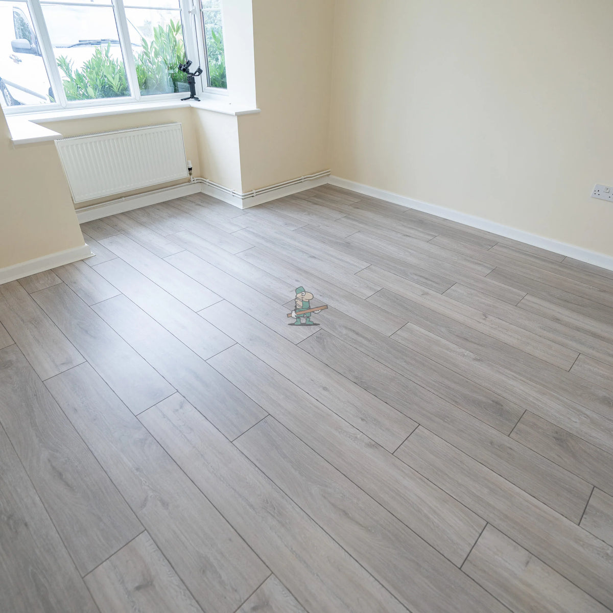 Feather Grey Oak 12mm Laminate – image 9