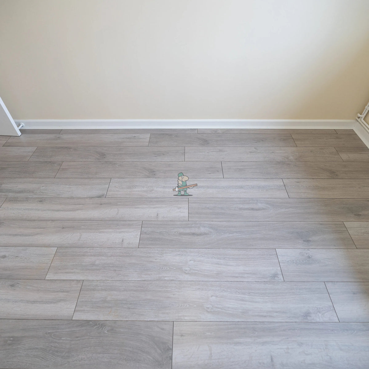 Feather Grey Oak 12mm Laminate – image 2