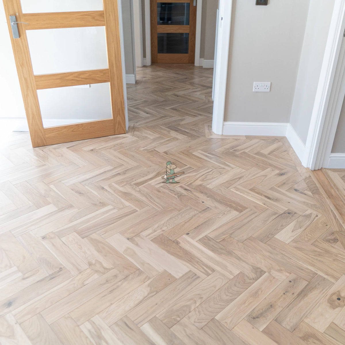 Worn Cathedral Oak 70mm Engineered Herringbone – image 9