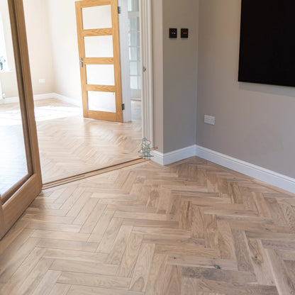 Worn Cathedral Oak 70mm Engineered Herringbone – image 13