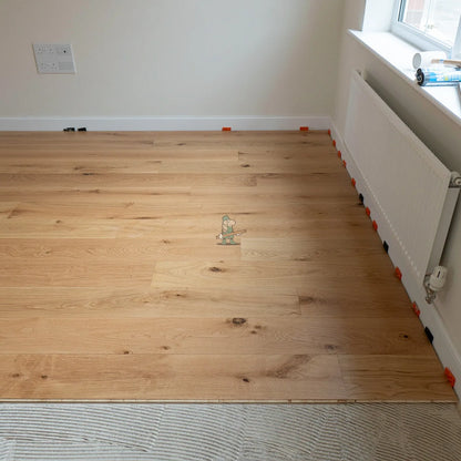 Natural Lacquered Oak 190mm Engineered Plank – room setting