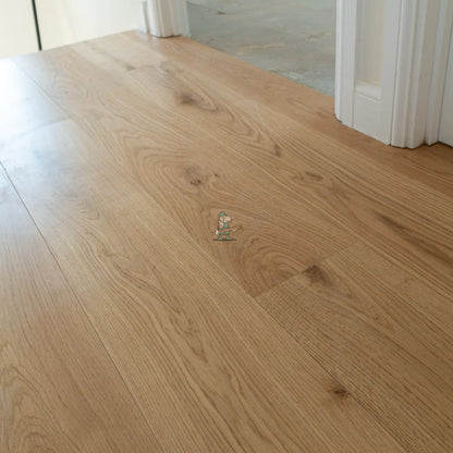 Natural Lacquered Oak 190mm Engineered Plank – laid in a hallway (2)