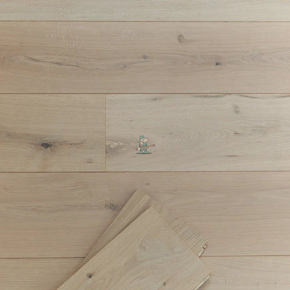 Pale Invisible Lacquered Oak 190mm Engineered Plank – image 9