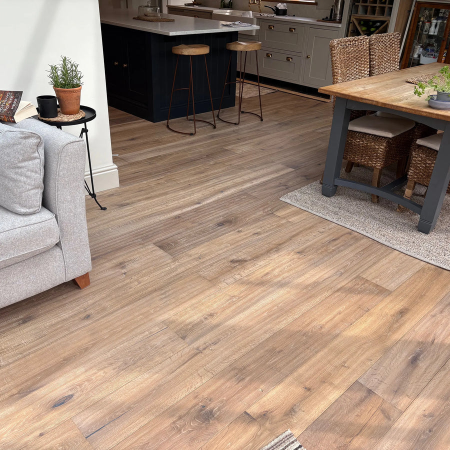 Antique Smoked Oak 190mm Engineered Plank – image 1