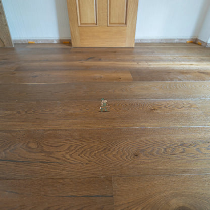 Rustic Smoked Oak 220mm Engineered Plank – image 8