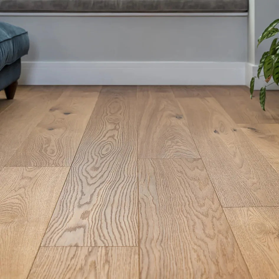 Brushed Tanned Oak 260mm Engineered Plank – image 1