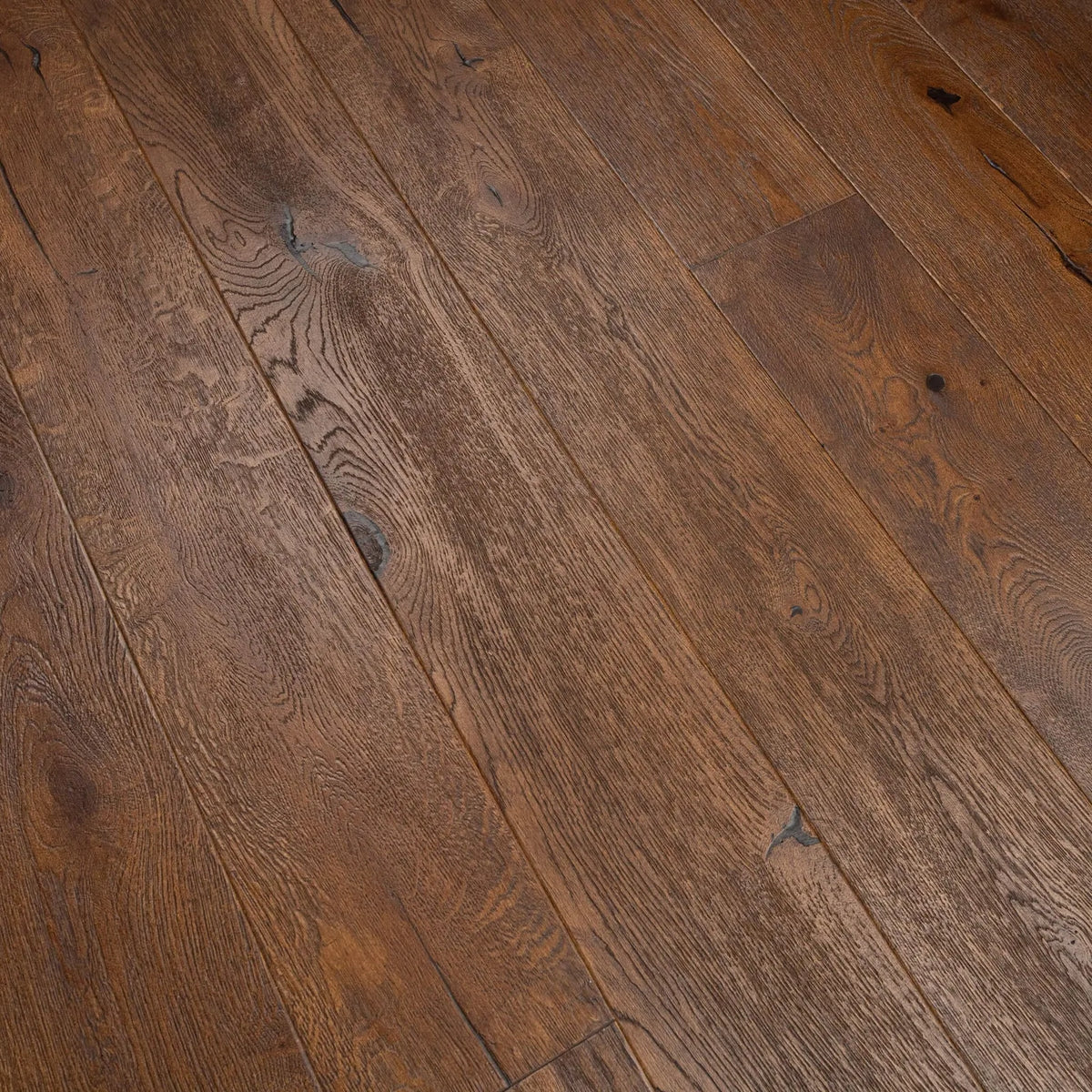 Antique Brown Oak Distressed 190mm Engineered Plank – image 3