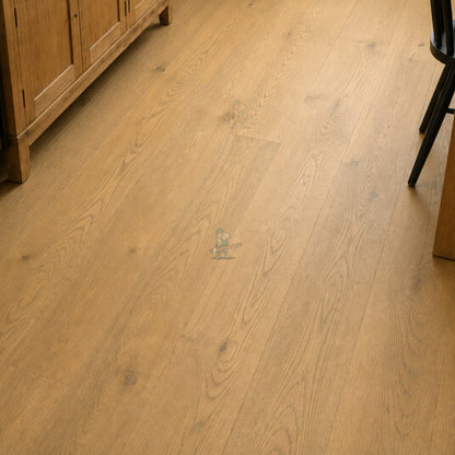 Tanned Oak Distressed 190mm Engineered Plank – image 2