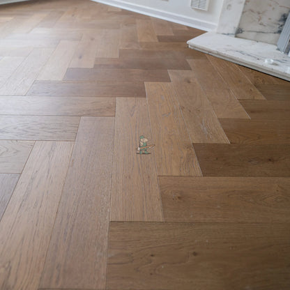 Caramel Oak 150mm Engineered Herringbone – image 7
