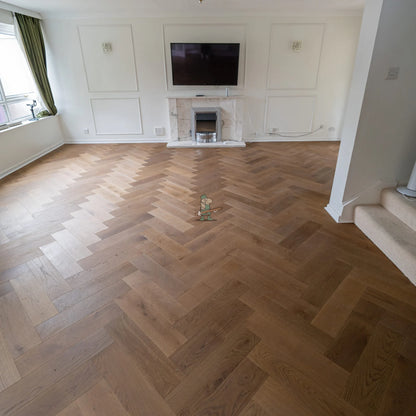 Caramel Oak 150mm Engineered Herringbone – image 3