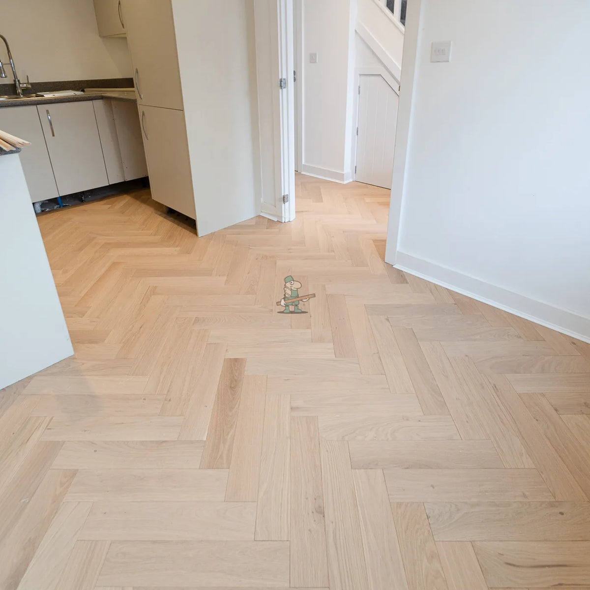Pale Invisible Oak 90mm Engineered Herringbone, 14/3mm – image 8