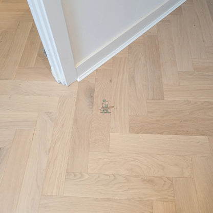 Pale Invisible Oak 90mm Engineered Herringbone, 14/3mm – image 10