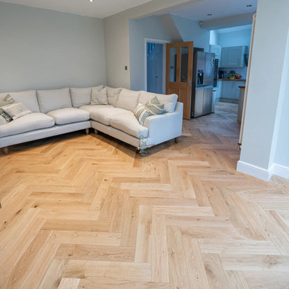 Natural Oak 125mm Engineered Herringbone – laid in a living room
