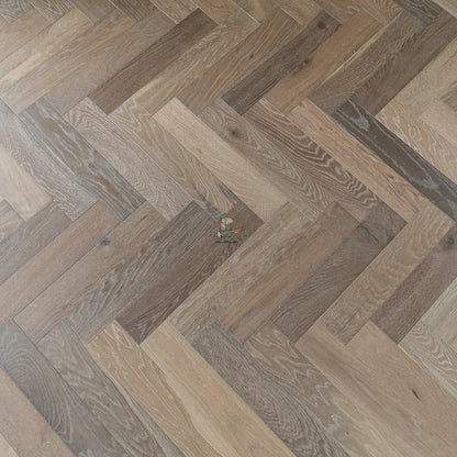 Infused Grey Oak 90mm Engineered Herringbone – image 2