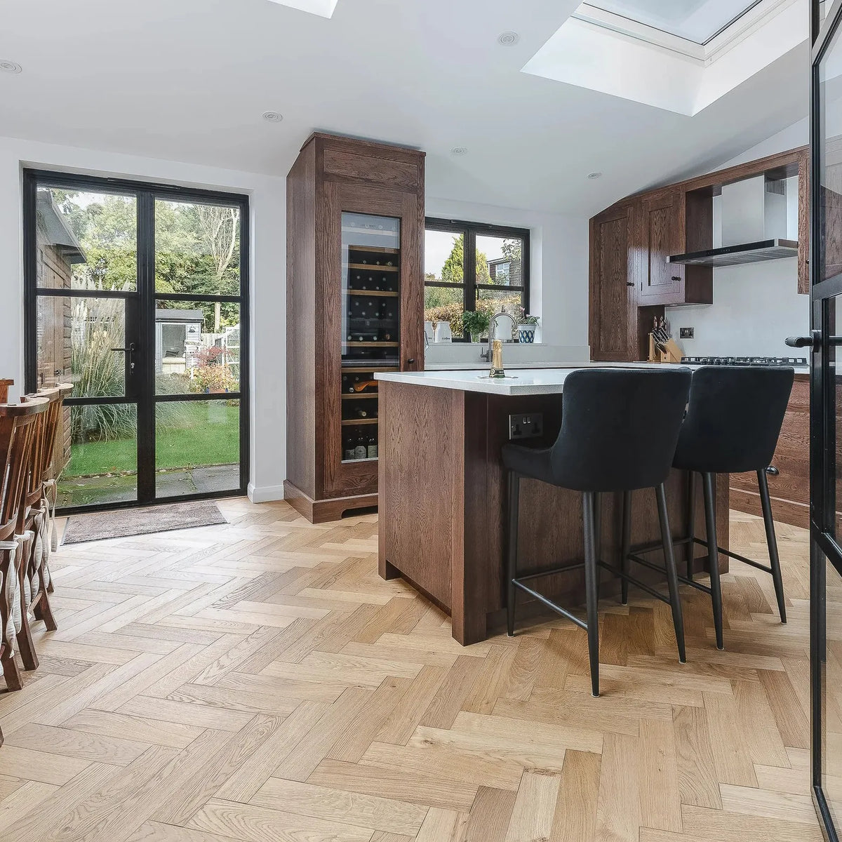 Natural Brushed Oak 90mm Engineered Herringbone, 14/2mm