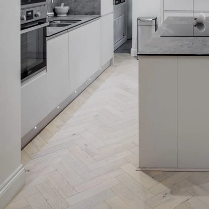 Natural White Oak 125mm Engineered Herringbone – image 2