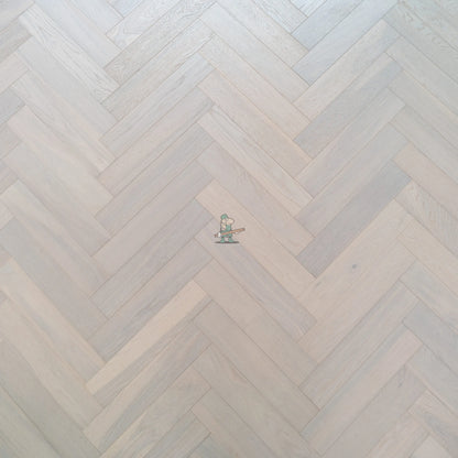 Infused White Oak 90mm Engineered Herringbone – image 2