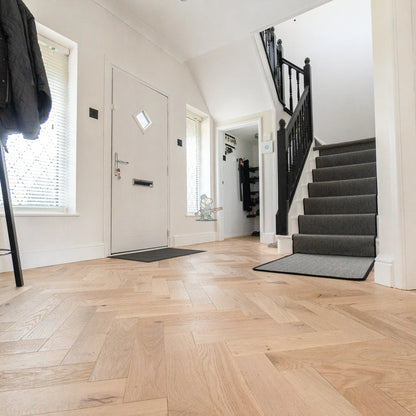 Pale Invisible Oak 90mm Engineered Herringbone, 18/4mm – image 5