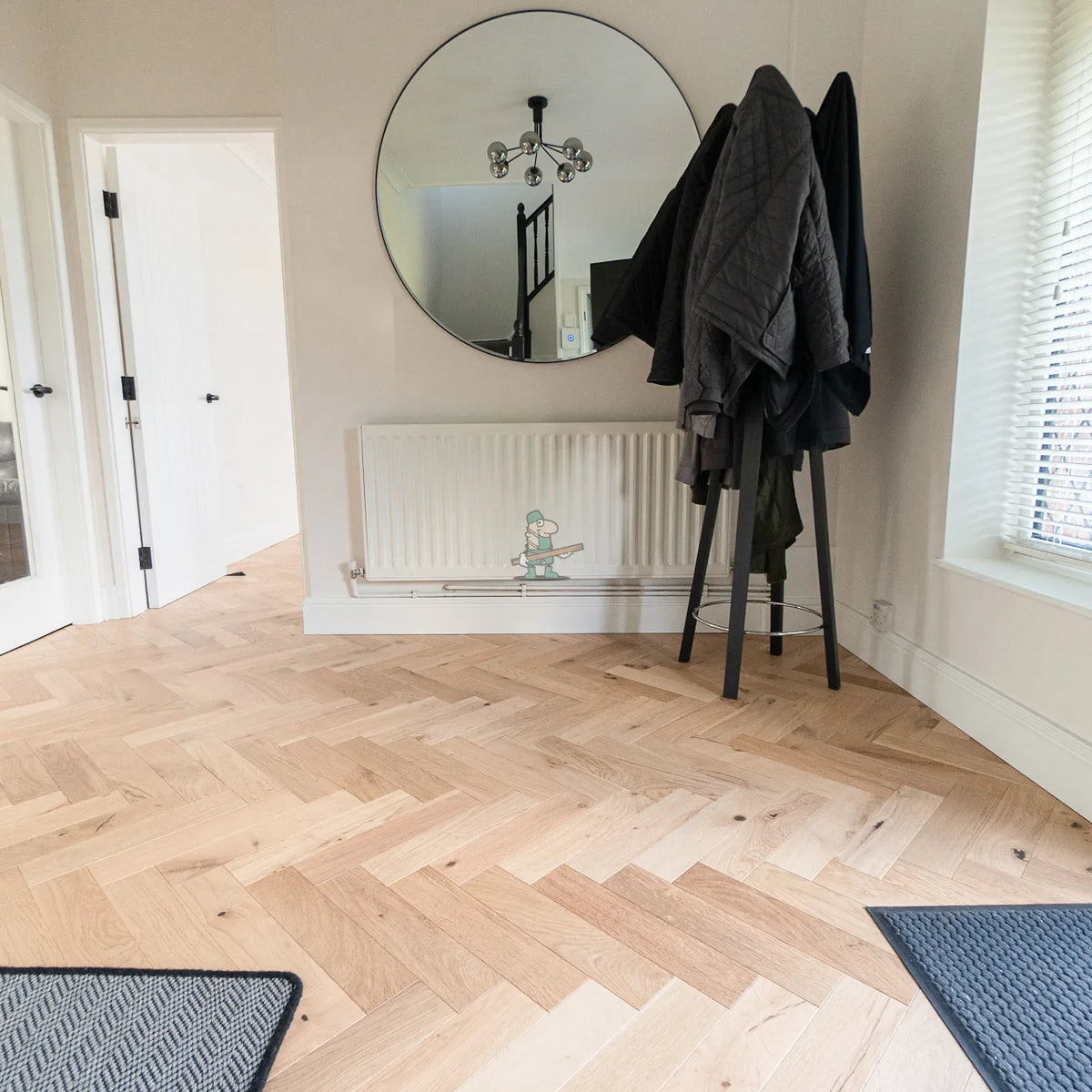 Pale Invisible Oak 90mm Engineered Herringbone, 18/4mm – image 3