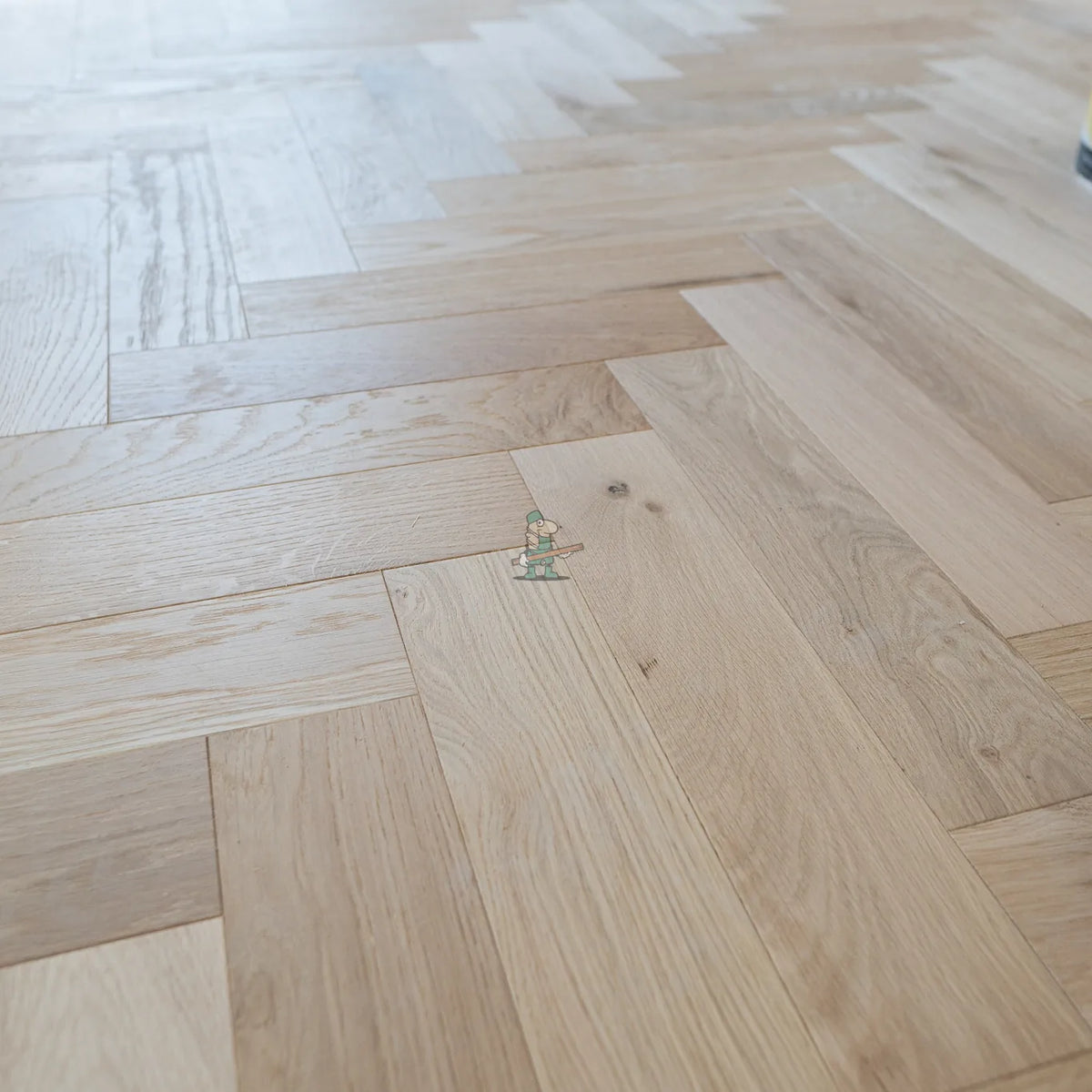 Pale Invisible Oak 90mm Engineered Herringbone, 18/4mm – image 11