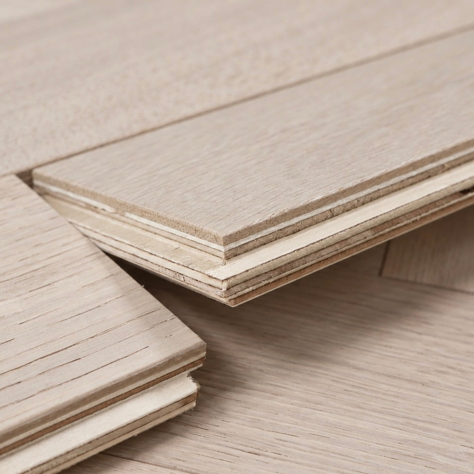Scandi Oak 80mm Engineered Herringbone – block edge showing the 3mm oak top layer and multi-ply core