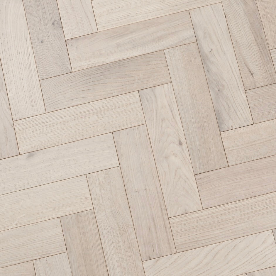 Scandi Oak 80mm Engineered Herringbone – brushed, matt lacquered oak blocks with natural knots
