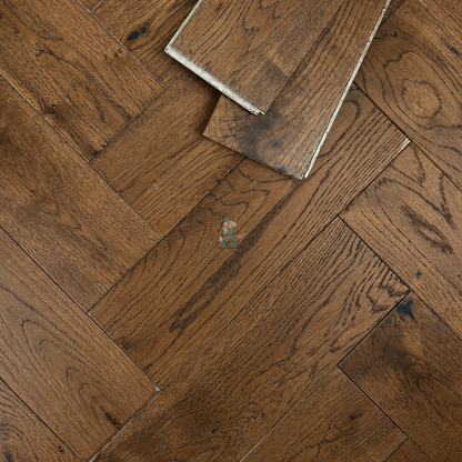 Smoked Golden Oak 90mm Solid Herringbone – image 4