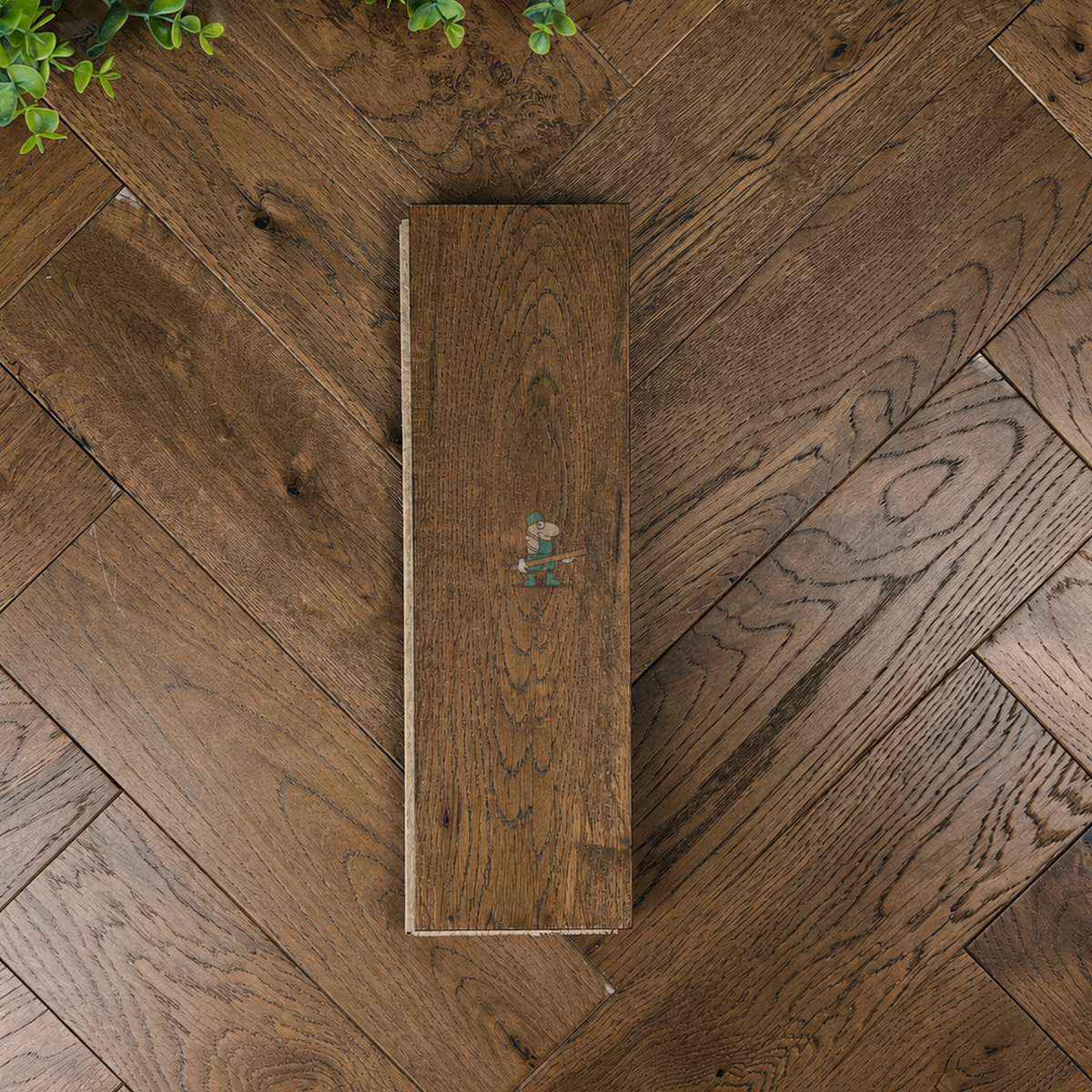 Smoked Golden Oak 90mm Solid Herringbone – image 3