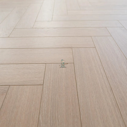 Sahara Oak Herringbone 12mm Laminate – image 6