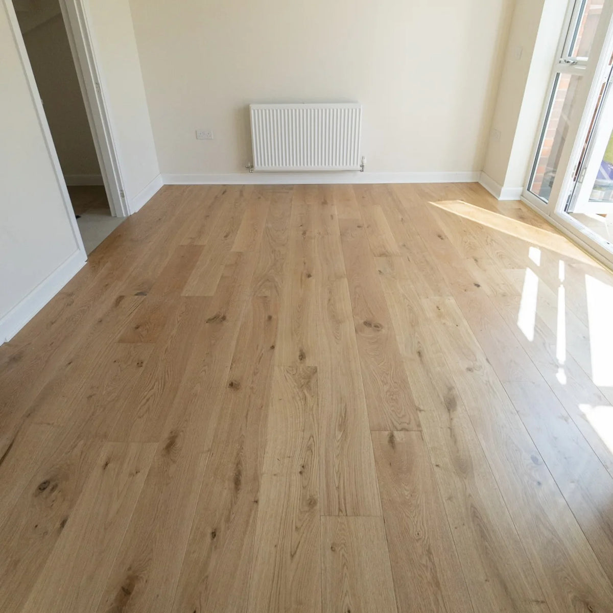 Natural Lacquered Oak 190mm Engineered Plank – image 10