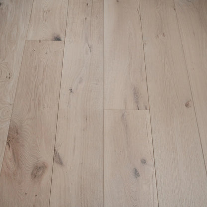 London Invisible Oak 220mm Engineered Plank – image 2