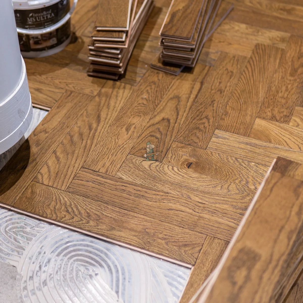 Golden Smoked Oak 90mm Engineered Herringbone – close-up of the surface (2)