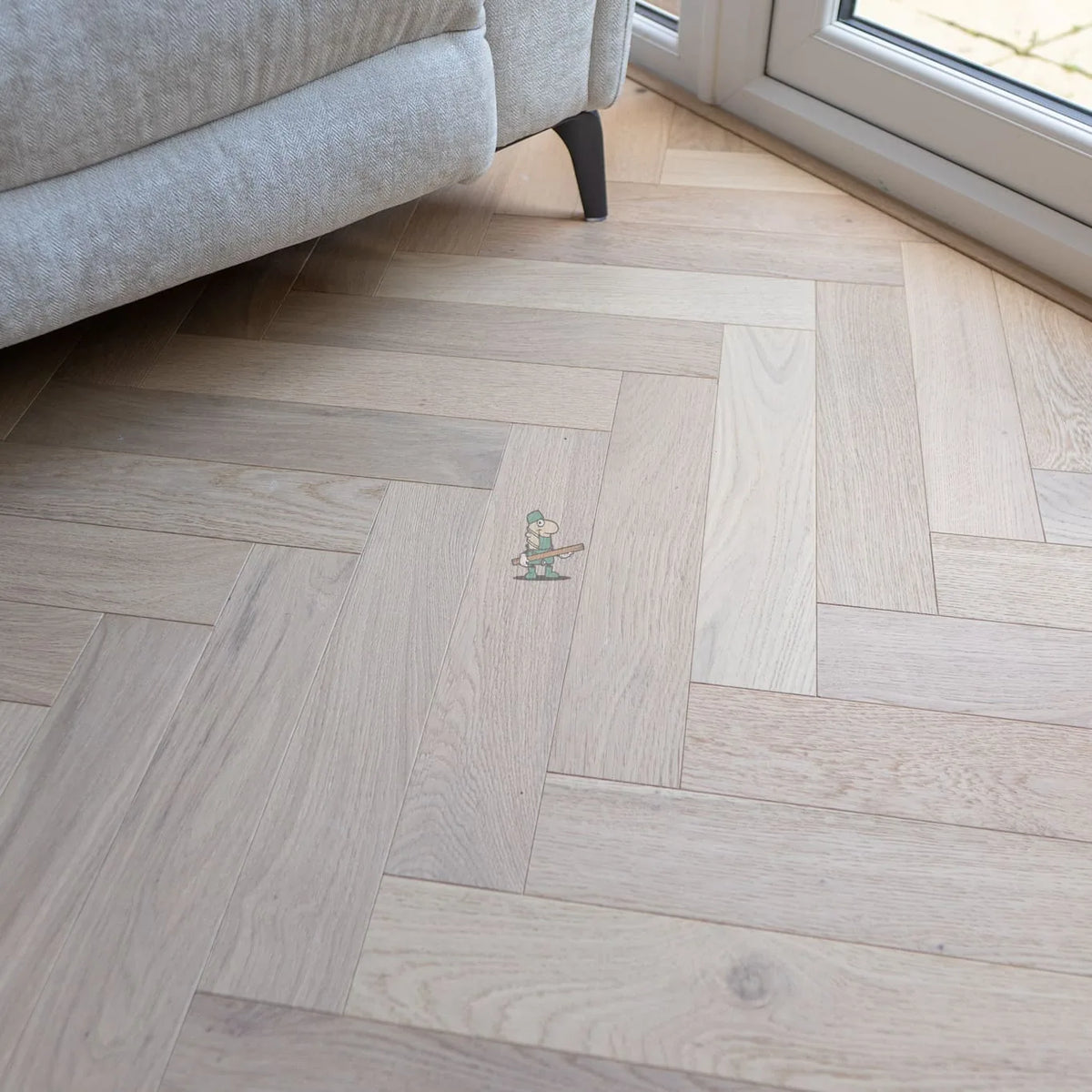 Invisible Light Oak 90mm Engineered Herringbone – image 3