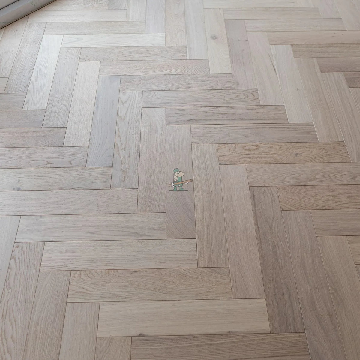 Invisible Light Oak 90mm Engineered Herringbone – image 7