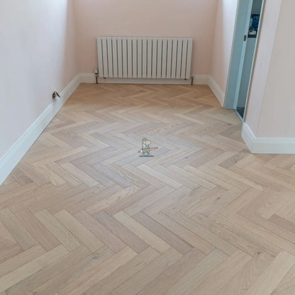 Invisible Light Oak 90mm Engineered Herringbone – image 10