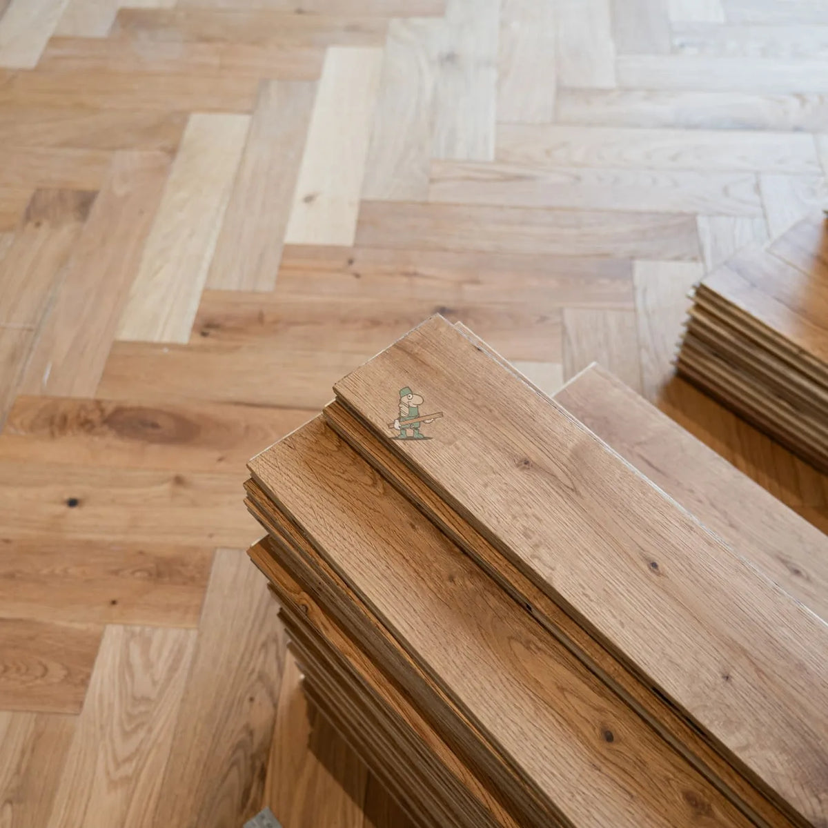 Natural Oak 90mm Engineered Herringbone, 12/1.2mm – close-up of the surface (6)