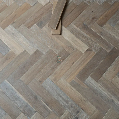 Smoked Washed Grey Oak 90mm Engineered Herringbone – image 7