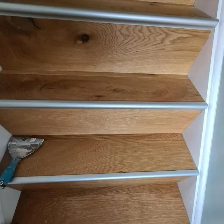 14mm Thick Aluminium Stair Nosing 2.7m