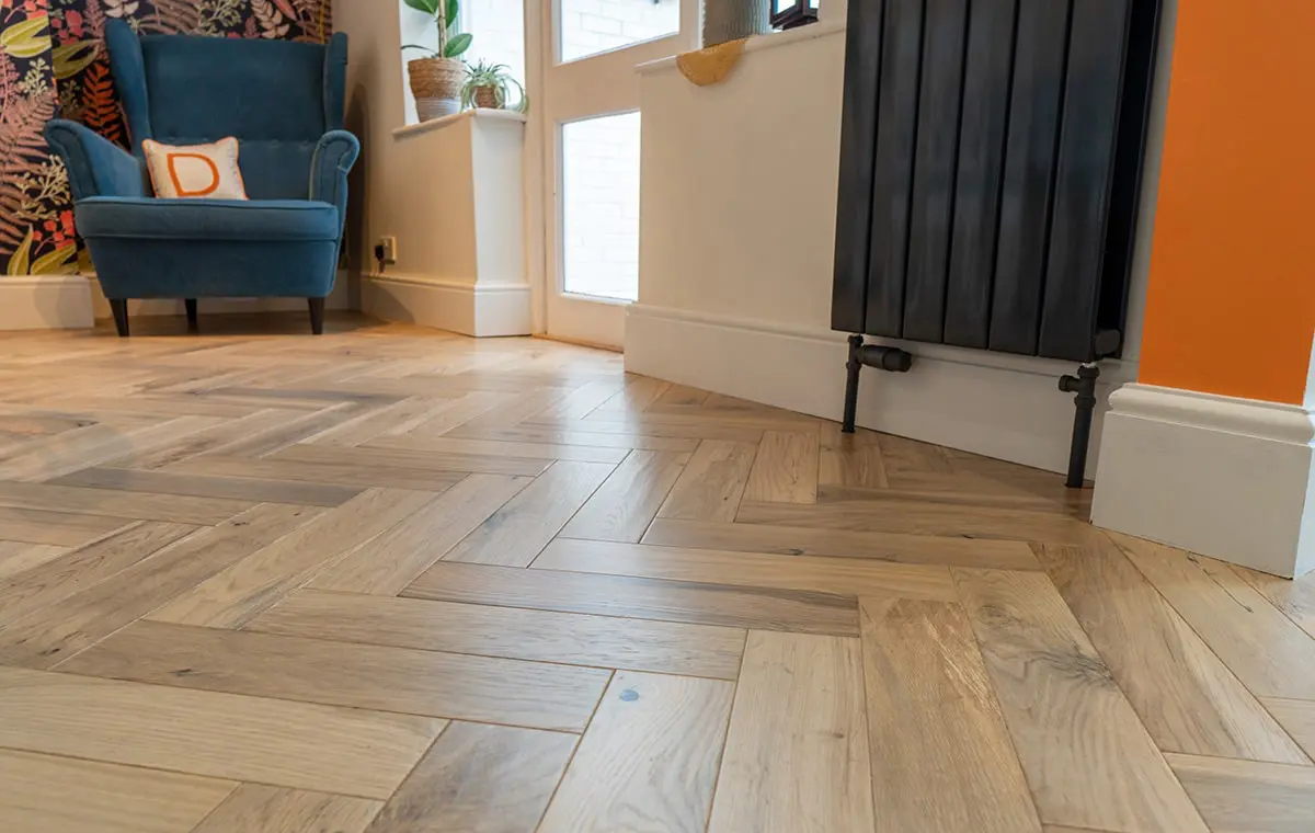 how to fit solid wood flooring-min