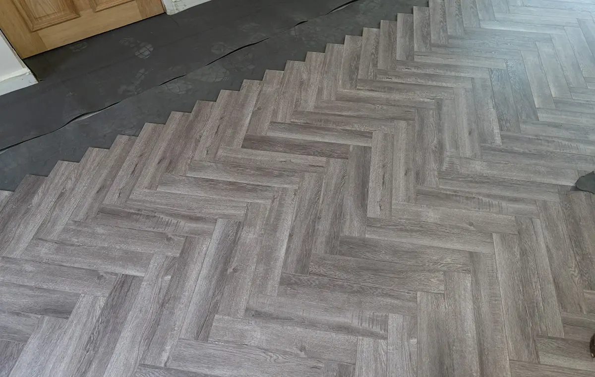 Laminate flooring thickness