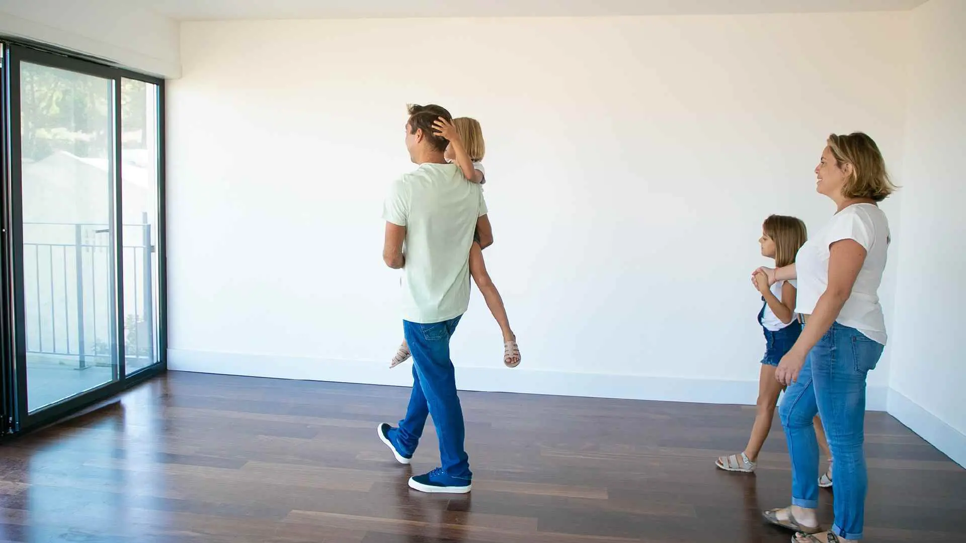 Maintaining Laminate Floors in High-Traffic Areas