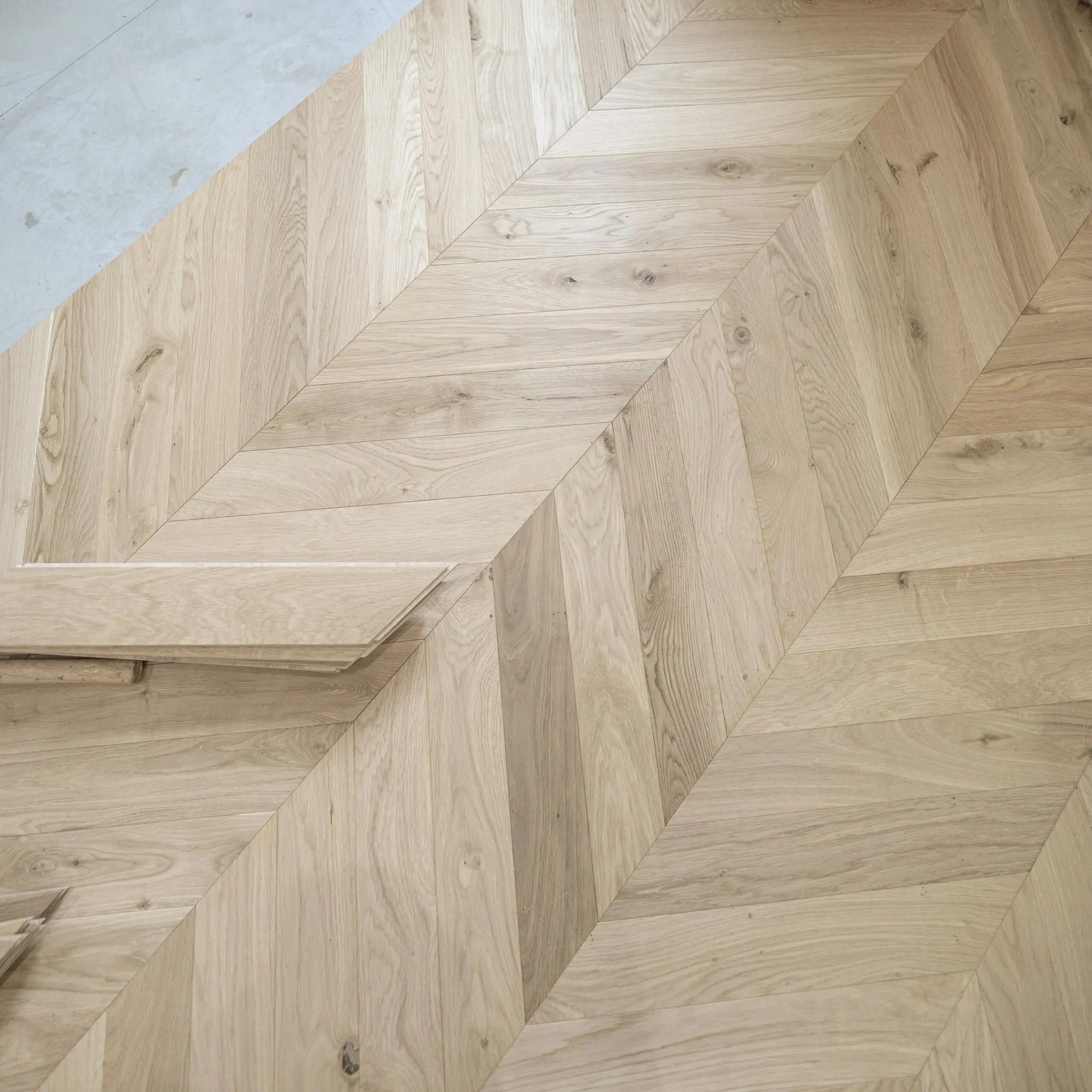 Special 14/3 x 90mm Nordic Light Oak Chevron Engineered Wood Flooring