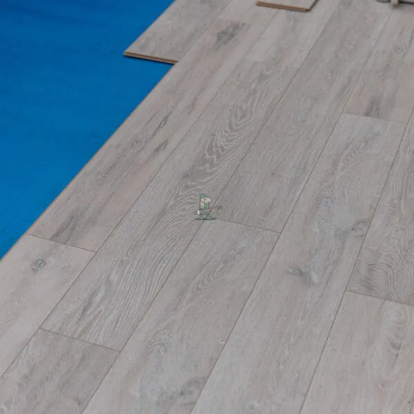 Home Classic 12mm Weathered White Oak 4V Laminate Flooring
