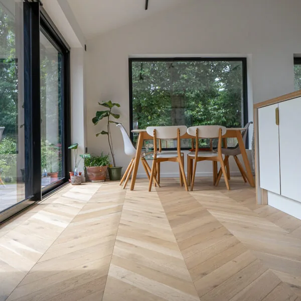 Nevada 14/3 x 90mm Cotton Invisible Oak Chevron Engineered Wood Flooring