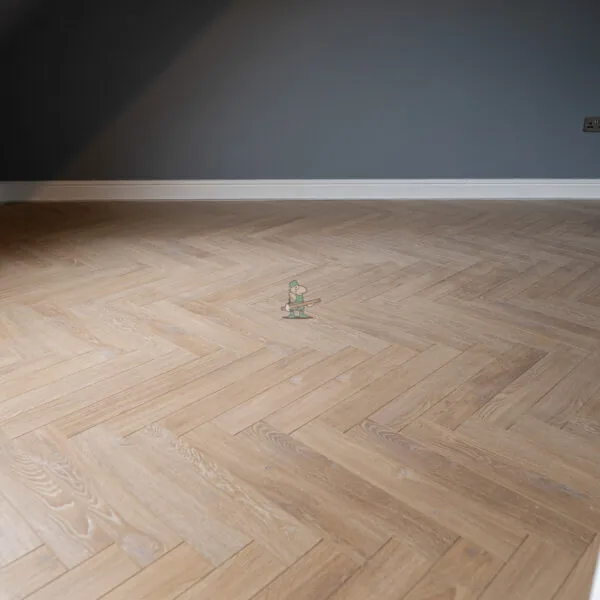 Desert Oak 12mm Laminate Herringbone Flooring
