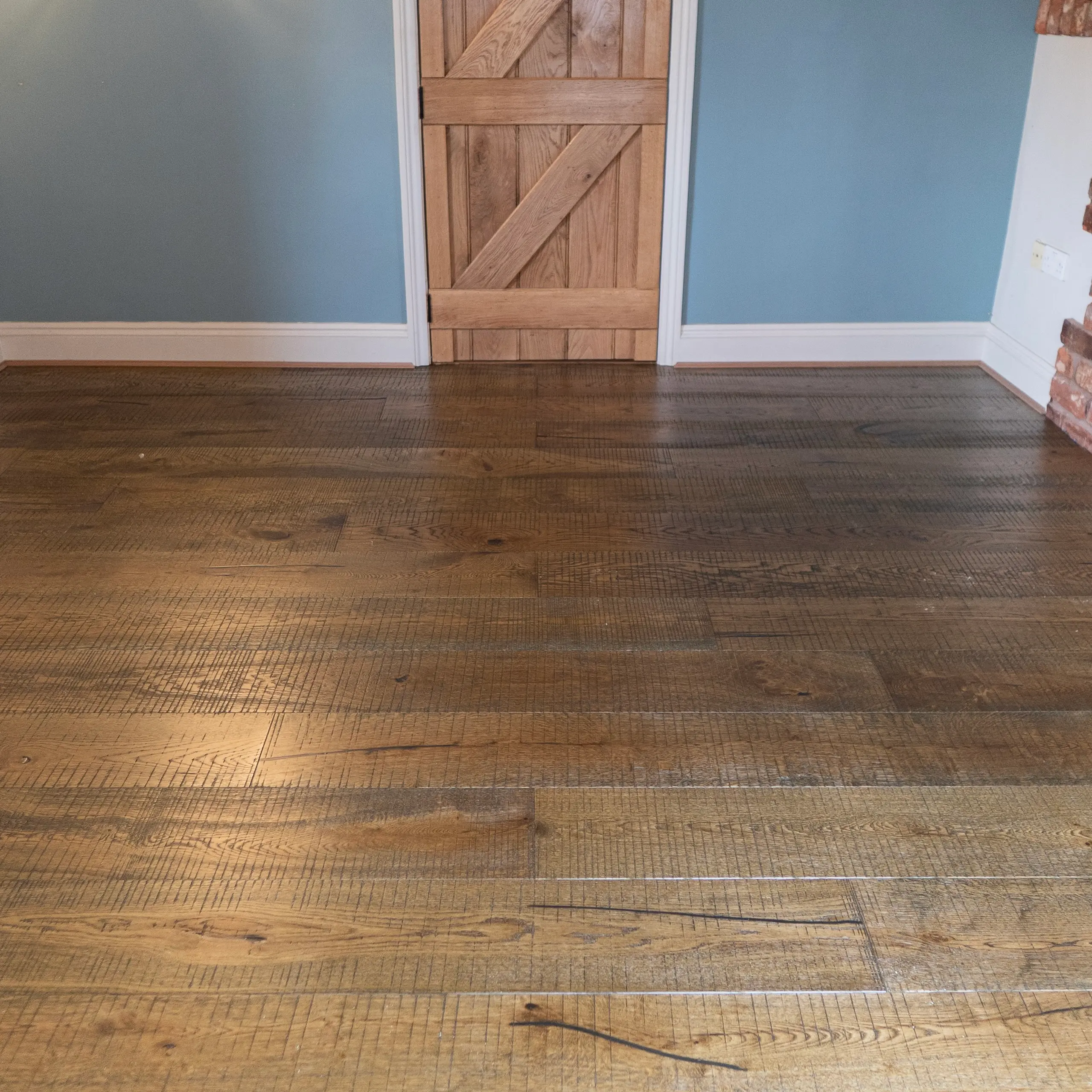 Nature 15/4 x 220mm Golden Oak Distressed Hand Sawn Engineered Wood Flooring