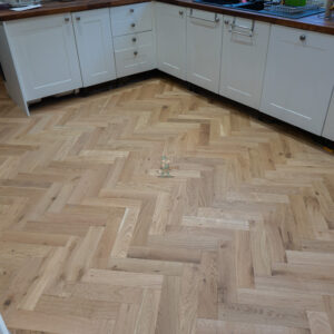 Special 18 x 70mm Natural Brushed & Lacquered Herringbone Solid Wood Flooring