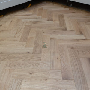 Special 18 x 70mm Natural Brushed & Lacquered Herringbone Solid Wood Flooring
