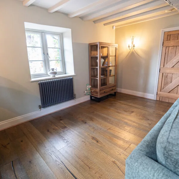 Nature 15/4 x 220mm Golden Oak Distressed Hand Sawn Engineered Wood Flooring