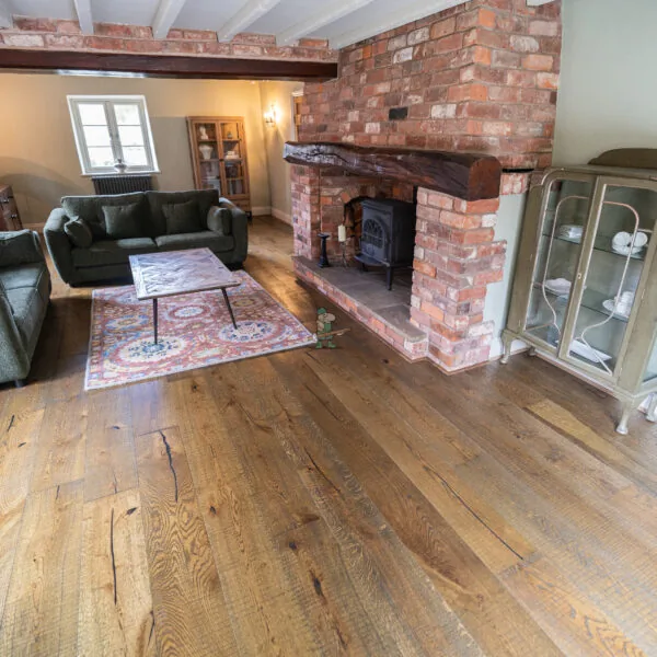 Nature 15/4 x 220mm Golden Oak Distressed Hand Sawn Engineered Wood Flooring